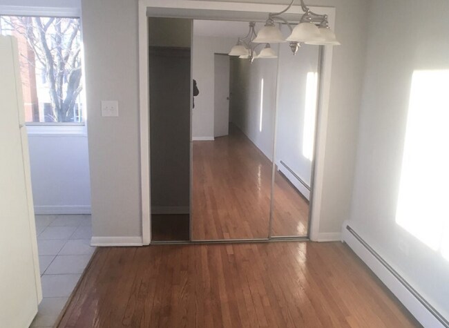 Foto del edificio - 2339 W Touhy Ave