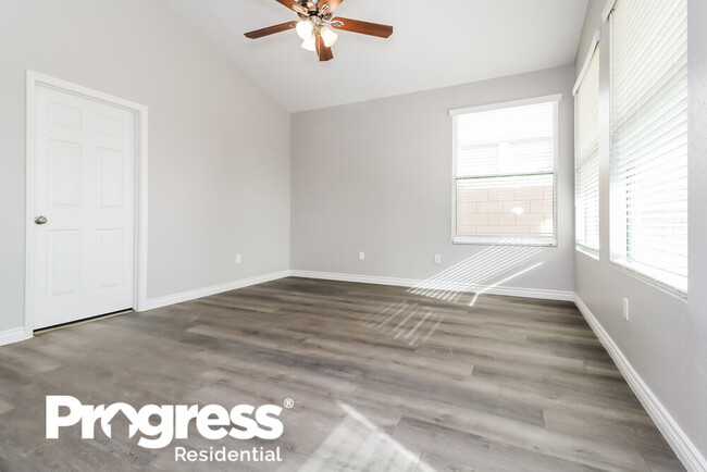 Foto del edificio - 13429 W Peck Dr