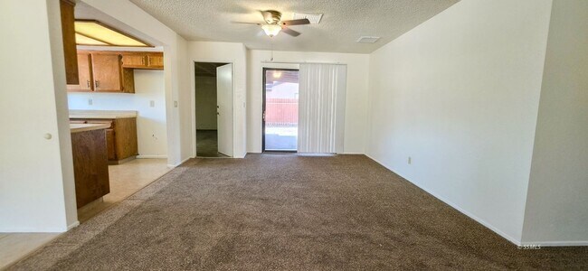 Foto del edificio - 924 Kinnett Ave