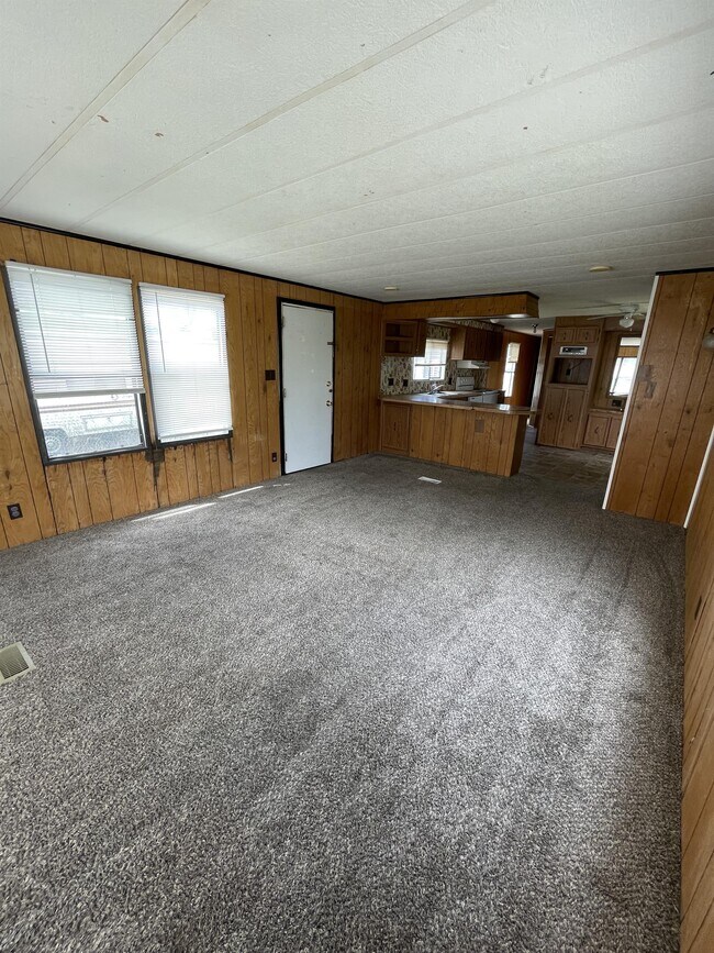 Building Photo - 760 Eve Dr