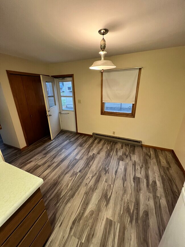 Foto del edificio - 1034 W Langdon St