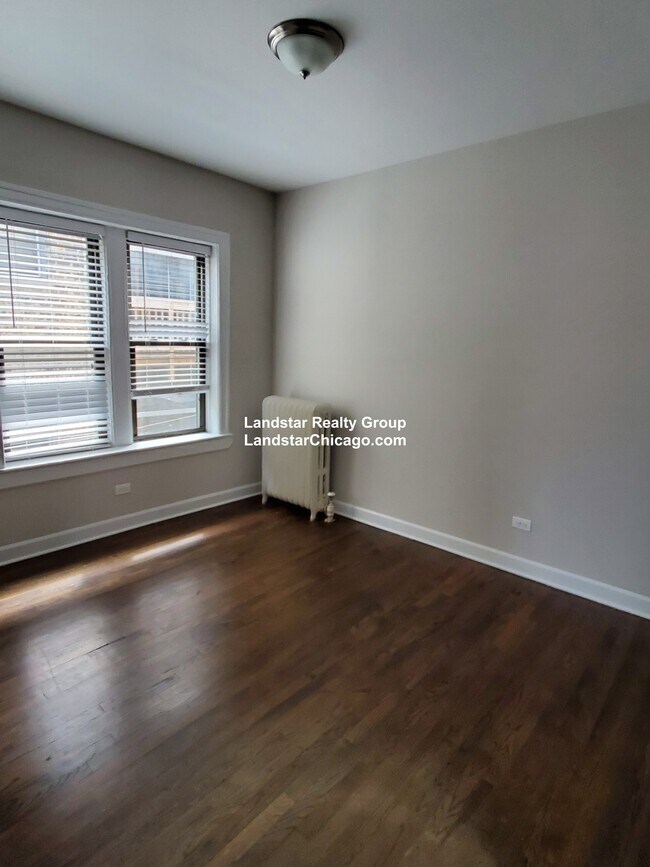 Foto del edificio - 1355 W Touhy Ave