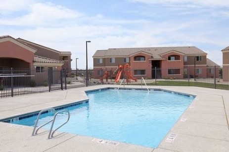 Pool - Los Altos Apartments