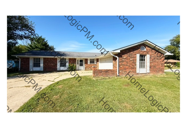 EAST - SPRAWLING 3 BEDROOM / 2 BATH RANCH AVAILABLE NOW! - EAST - SPRAWLING 3 BEDROOM / 2 BATH RANCH AVAILABLE NOW! House