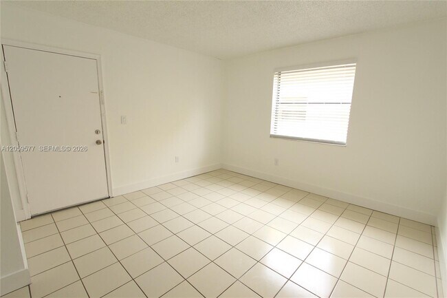 Foto del edificio - 650 NW 114th Ave