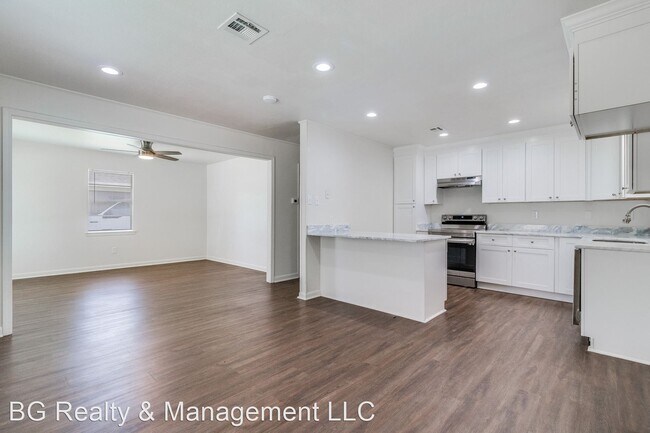 Building Photo - 3 br, 1 bath House - 117 Winbourne Ave