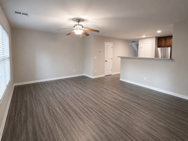 Building Photo - 2769 Valley Green Dr