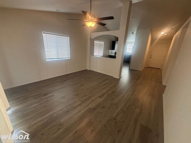 Building Photo - Stunning Modern Home in Desirable West Valley