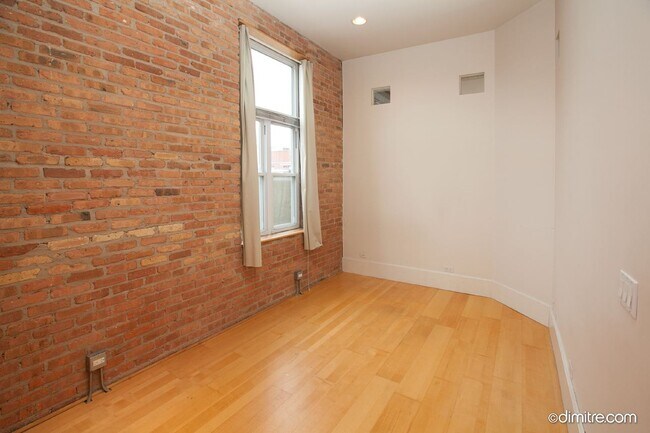 Foto del edificio - 1547 N Milwaukee Ave