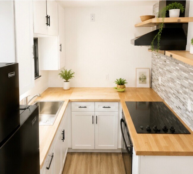 Photo - 1530 E Diamond St Townhome