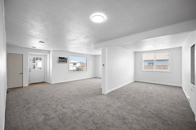 Foto del edificio - 308 E 7th Ave