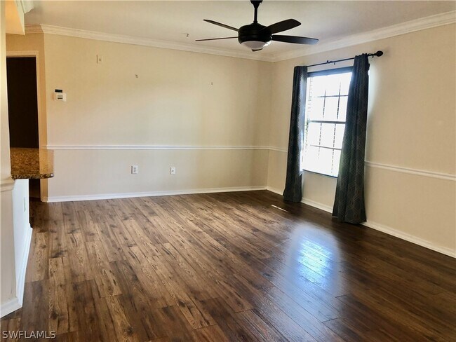 Foto del edificio - 1775 Four Mile Cove Pkwy