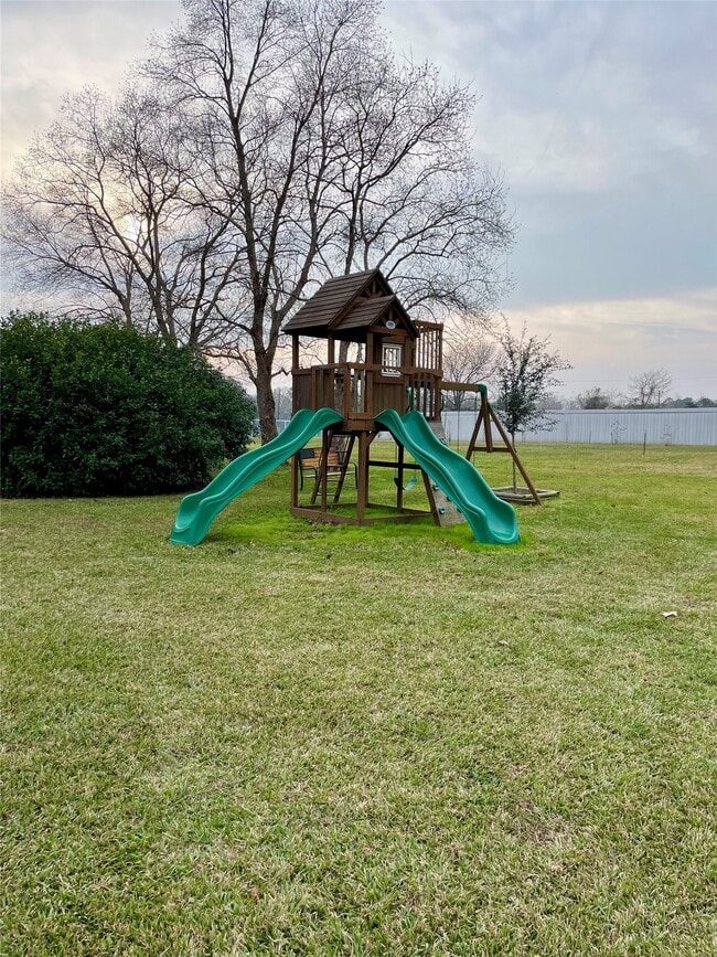 Building Photo - 5972 TX-147