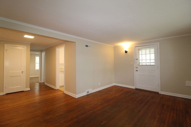 Building Photo - October 2025 FREE On This One Bedroom Dupl...
