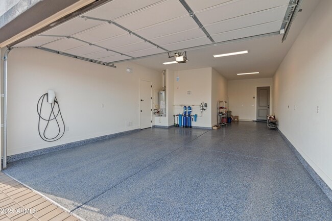 Building Photo - 4236 E Whisper Rock Trl