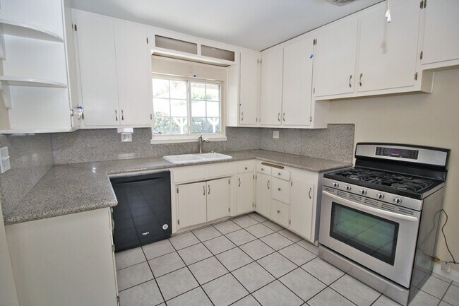 Building Photo - 9310 Crebs Ave