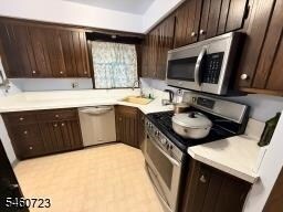 Foto del edificio - 218 Pleasant Ave