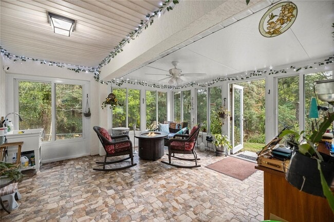 Foto del edificio - 8465 SW 202nd Ter