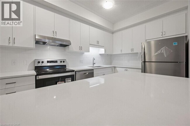 Building Photo - 21 REVERIE Wy