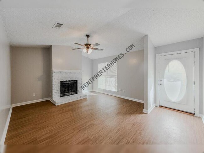 Foto del edificio - 707 Pattywood Dr