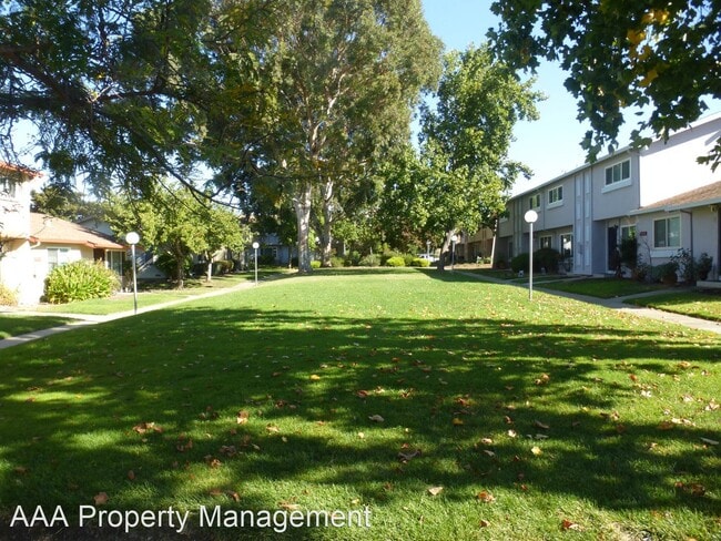 Building Photo - 2 br, 1 bath House - 1898 Lynwood Drive, U...