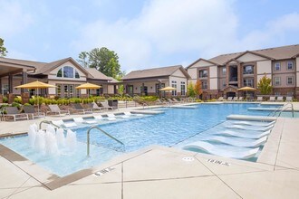 One White Oak Apartments photo'