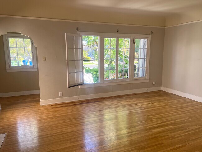 Foto del edificio - 1307 S Stanley Ave
