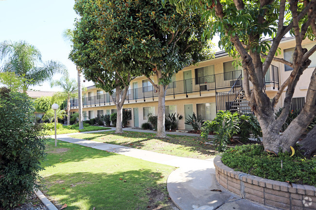 Building Photo - Casa del Prado Apartments