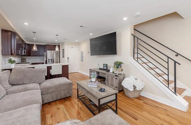 Sala de estar - 938 N Marshall St