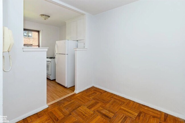 Building Photo - Cozy  1 Bedroom 1 Bathroom