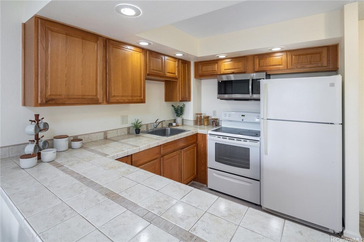 Foto principal - Kukui Plaza Ewa Tower - 1 bedroom 1 bath w...