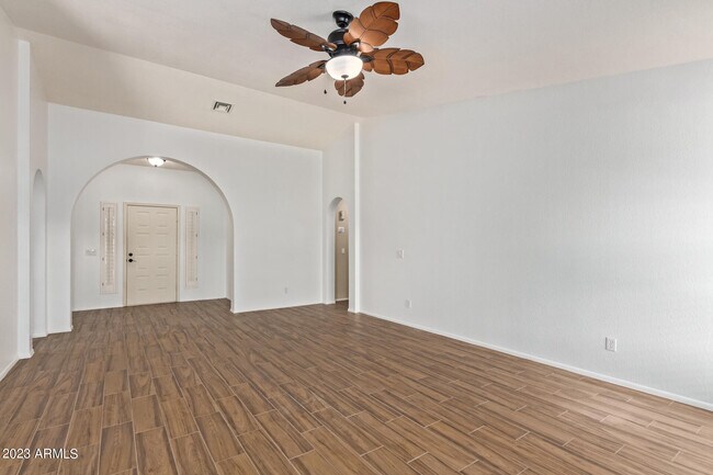 Foto del edificio - 18853 N 40th Pl