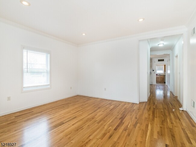 Building Photo - 50 Oakwood Ave