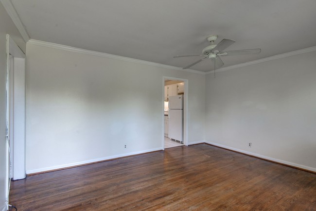 Foto del edificio - CHARMING HISTORIC ONE BEDROOM IN EDGEFIELD