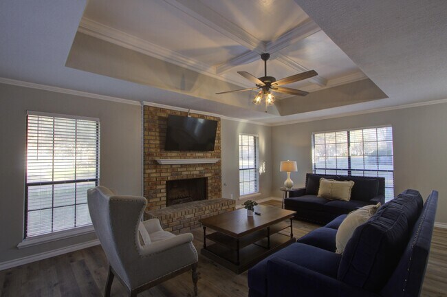 Foto del edificio - 5805 Sidney Dr