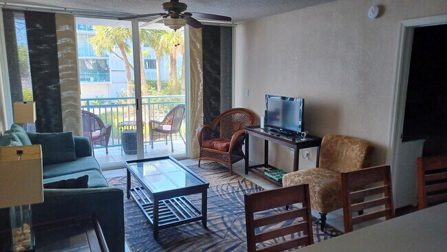 Foto del edificio - 3655 Seaside Dr