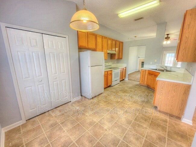 Building Photo - 11506 Otters Den Ct E