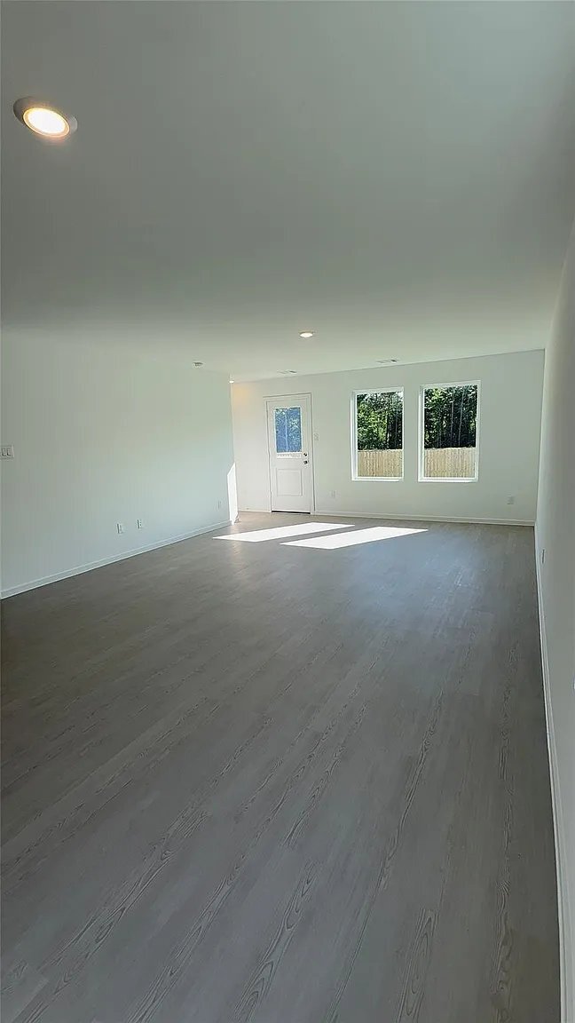 Foto del edificio - 331 Parkin Ct