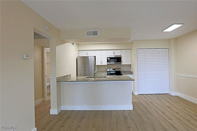 Foto del edificio - 5331 Summerlin Rd