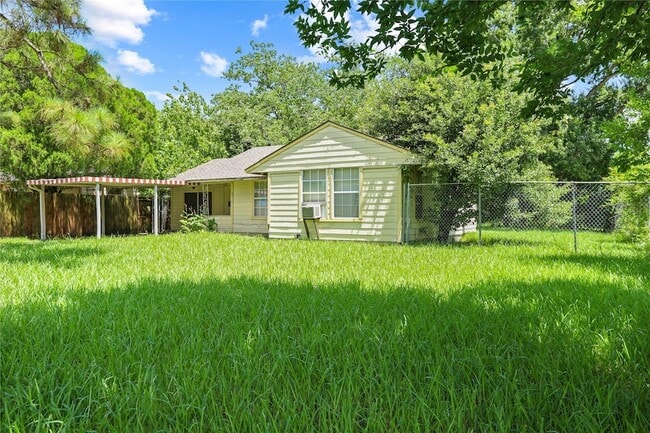 Building Photo - 5515 Flamingo Dr