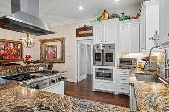Building Photo - 15569 Crown Oaks Dr