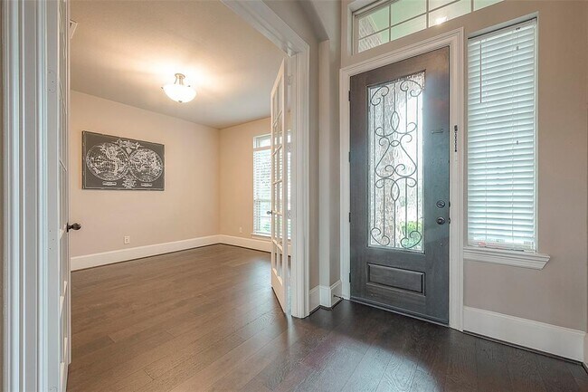 Foto del edificio - 2711 Rogliano Ln