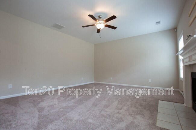 Foto del edificio - 122 Cedar Wy