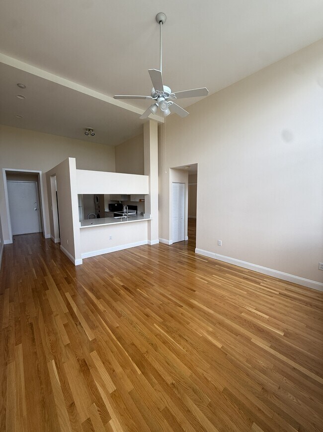 Foto del edificio - 240 Heath St