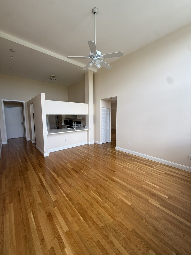 Photo - 240 Heath St Townhome