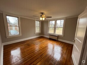 Building Photo - 504 N Cass St