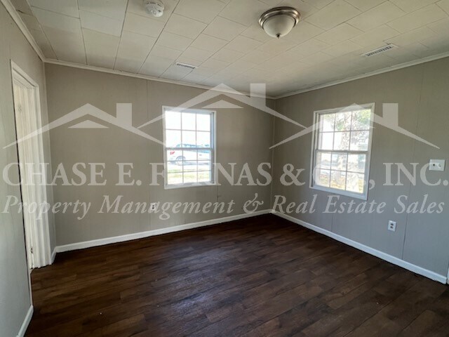 Building Photo - 107 Ebel Ct