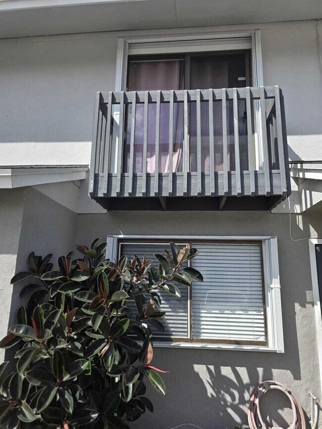 Foto del edificio - 5204 Bayside Dr