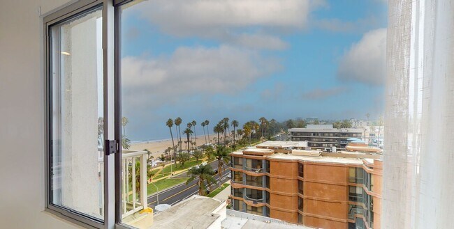 Foto del edificio - 101 California Ave