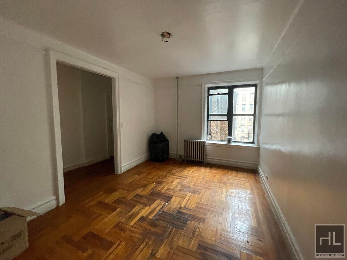 Primary Photo - SEAMAN AVENUE